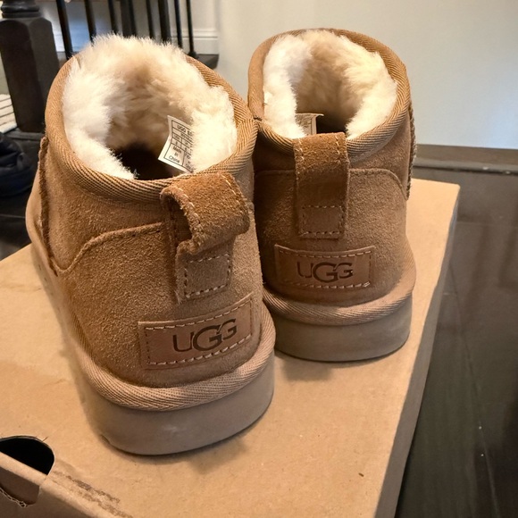 UGG Mini Boots Chestnut size 8 - Picture 8 of 10